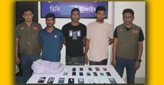 ঢাকা-টাঙ্গাইল মহাসড়কে চলন্ত বাসে ডাকাতি ও শ্লীলতাহানির ঘটনায় গ্রেপ্তার ৩